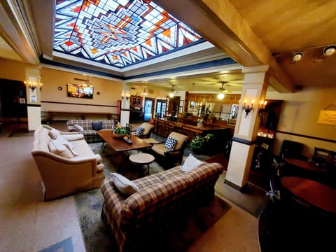 Lobby lounge