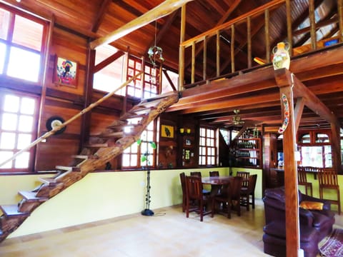 Family House, 2 Bedrooms | Living area