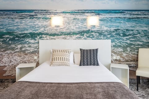 Premium bedding, individually decorated, individually furnished, desk