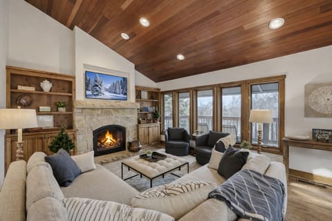 House, 3 Bedrooms | Living area