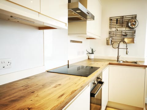 Superior Apartment, Private Bathroom | Shared kitchen