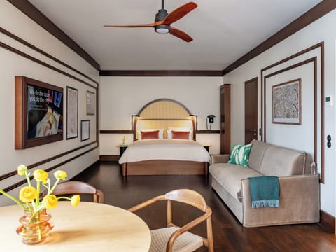 Signature Studio, 1 Queen Bed with Sofa bed, Kitchen | Premium bedding, memory foam beds, in-room safe, desk