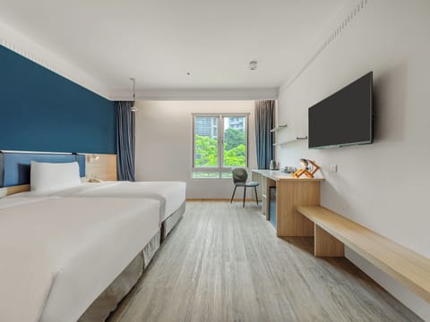 Superior Twin Room | Desk, laptop workspace, soundproofing, WiFi (free)