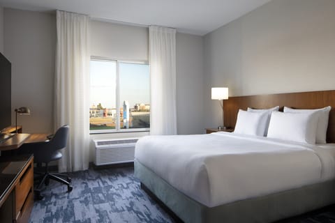 Premium bedding, in-room safe, desk, iron/ironing board