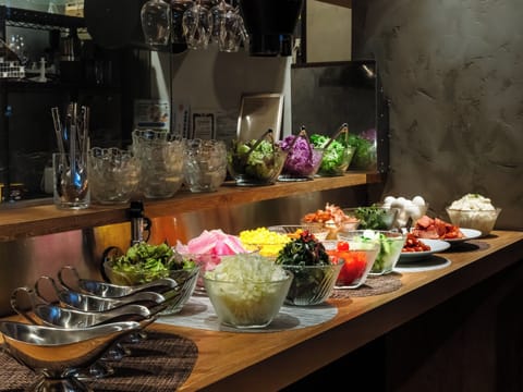 Daily cooked-to-order breakfast for a fee