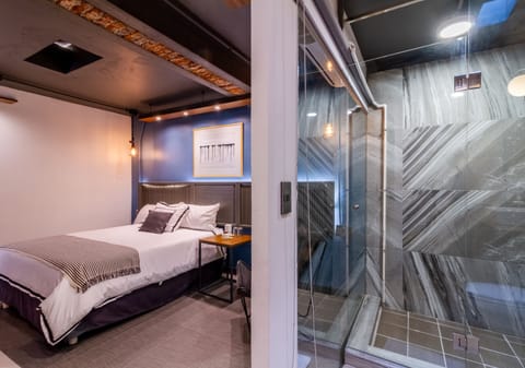 Standard Room | Desk, free WiFi, bed sheets