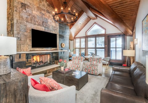 Condo, 3 Bedrooms | Living area | Smart TV