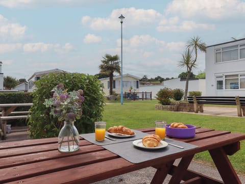 Cottage | Outdoor dining