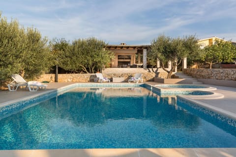 House | 5 bedrooms