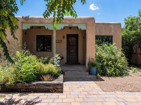 House (2 Bedrooms) | Property amenity