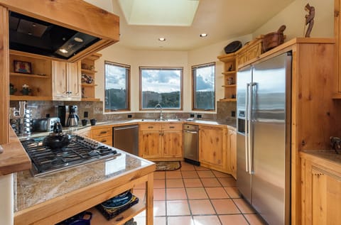 House (4 Bedrooms) | Property amenity