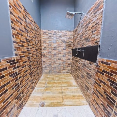 Family Room | Desk, free WiFi