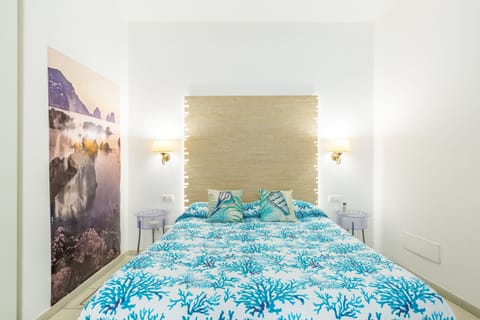 Room (Terra) | Blackout drapes, free WiFi, bed sheets