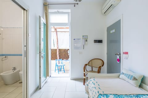 Room (Terra) | Blackout drapes, free WiFi, bed sheets