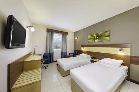 Twin Room, 2 Twin Beds | In-room safe, desk, iron/ironing board, free WiFi