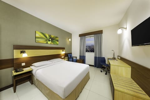 Double Room | In-room safe, desk, iron/ironing board, free WiFi