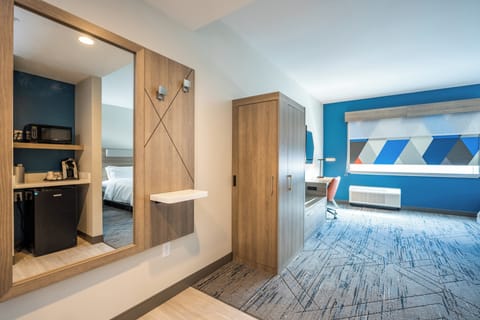 In-room safe, desk, laptop workspace, cribs/infant beds