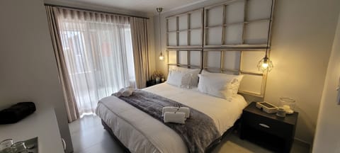 Design Double Room | In-room safe, free WiFi