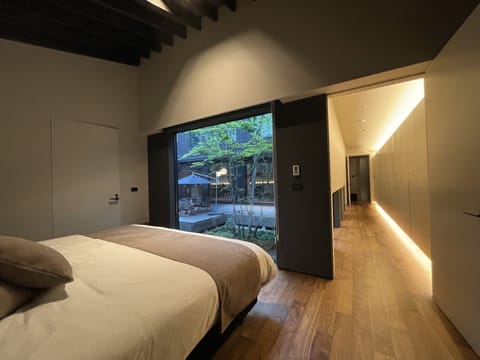 Luxury Villa, Non Smoking | 4 bedrooms, down comforters, iron/ironing board, cribs/infant beds