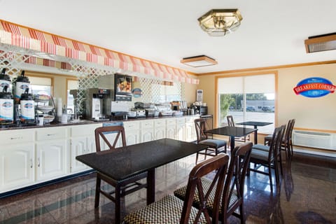 Free daily full breakfast