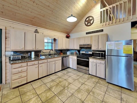 Studio (2 Bedrooms) | Property amenity