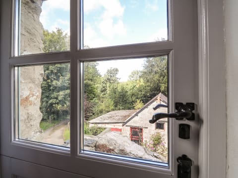 Cottage | 2 bedrooms, individually decorated, individually furnished, free WiFi