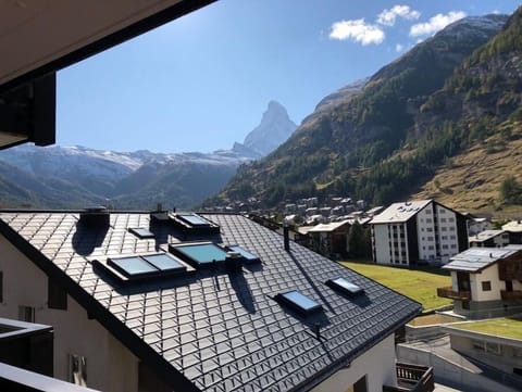 Two-Bedroom Apartment with Matterhorn View (3rd floor) | Balcony