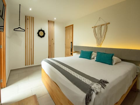 Superior Room, 1 King Bed | Hypo-allergenic bedding, soundproofing, free WiFi, bed sheets