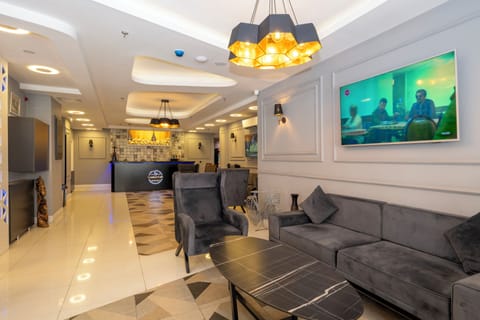 Lobby lounge