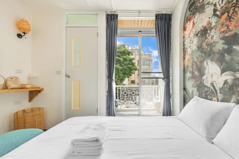 Classic Double Room, Balcony | Individually decorated, laptop workspace, free WiFi, bed sheets