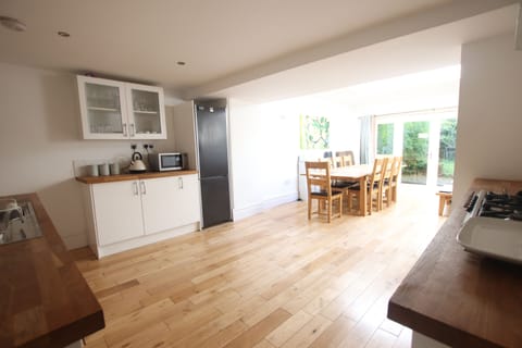 House, Private Bathroom | Shared kitchen