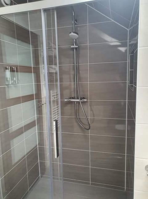 Family Room, Ensuite, Garden View | Bathroom