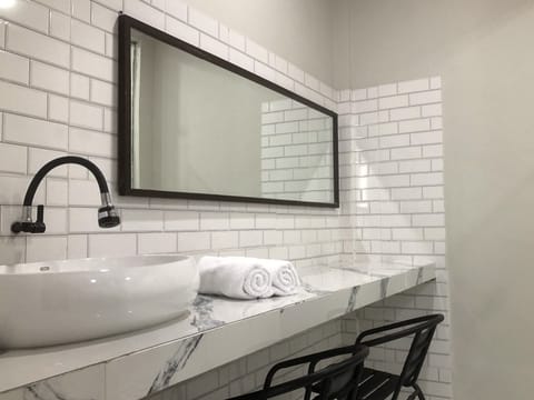 Pavilion Room | Desk, free WiFi, bed sheets