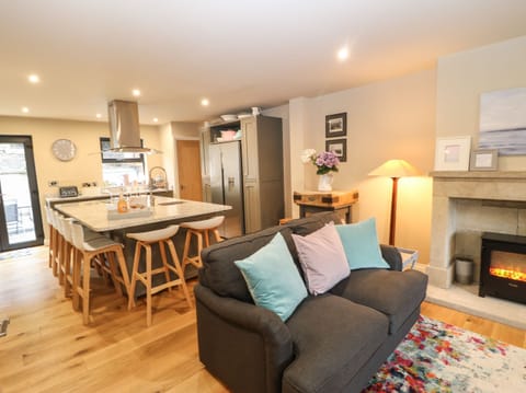 Cottage | Living room | TV