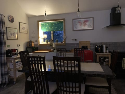 Cottage | Dining