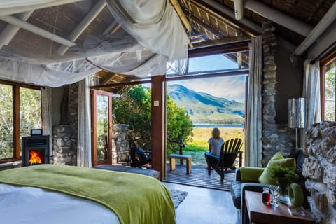 Luxury Suite, 1 King Bed, Balcony, Lagoon View | Balcony