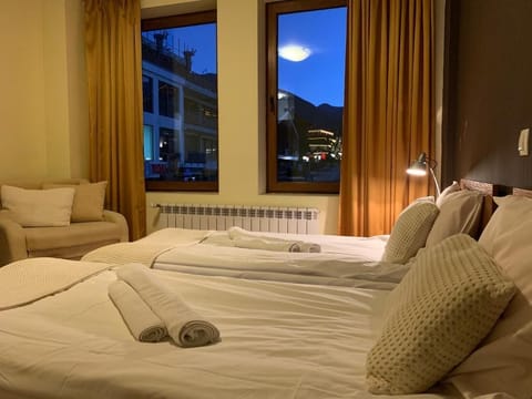 Room, 1 Bedroom, Balcony, City View | 1 bedroom