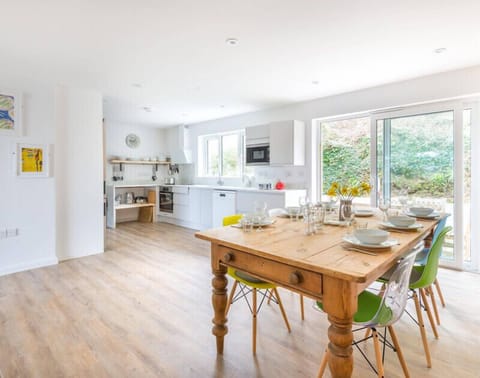 Fridge, dishwasher, electric kettle, cookware/dishes/utensils