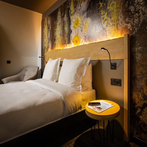 Superior Room | Premium bedding, Tempur-Pedic beds, desk, laptop workspace