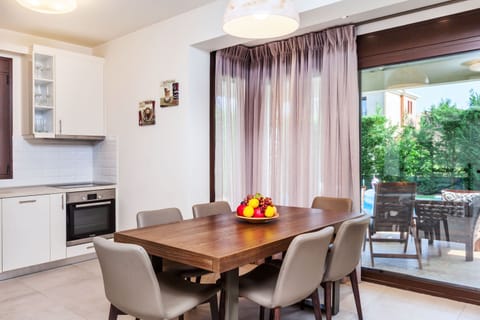 Superior Villa, 4 Bedrooms, Private Pool | Private kitchen | Fridge, oven, stovetop, dishwasher