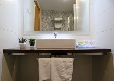 Free toiletries, towels