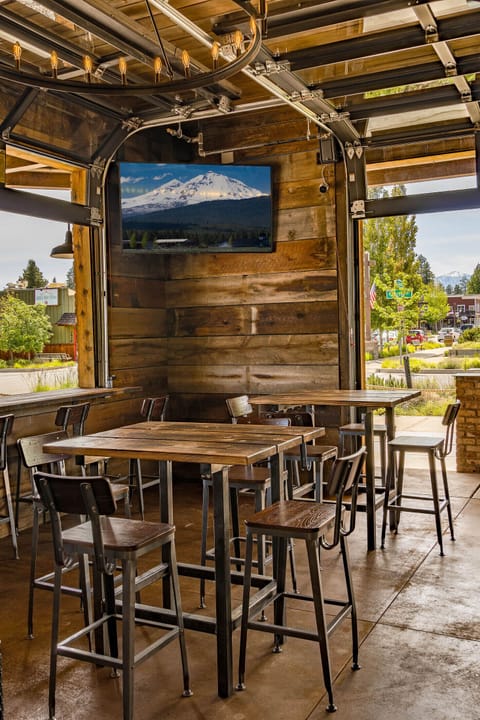 Lunch and dinner served