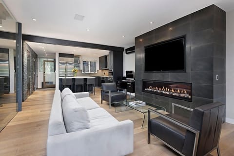 Townhome, 4 Bedrooms | Living room