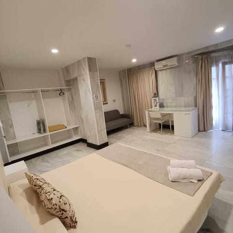 Basic Double Room | Free WiFi, bed sheets