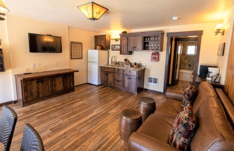 Family Apartment, Ensuite, Lake View (Lake View One Bedroom) | Lounge