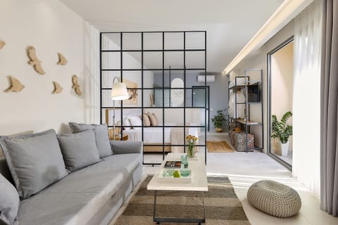 Executive Suite | Frette Italian sheets, premium bedding, Tempur-Pedic beds, in-room safe