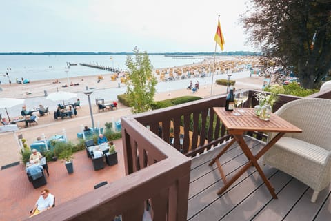 Comfort Double Room, Sea View, Oceanfront | Cribs/infant beds, rollaway beds, free WiFi, bed sheets