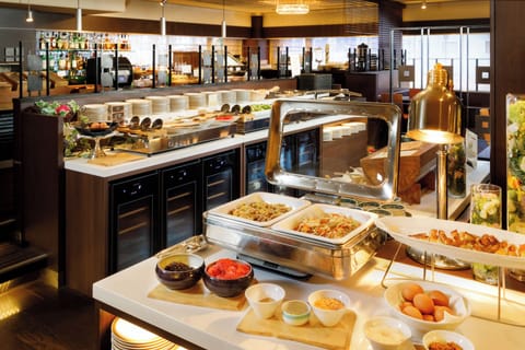 Daily buffet breakfast for a fee