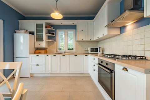 Villa, 4 Bedrooms, Private Pool, Sea View | Private kitchen | Microwave, oven, dishwasher, coffee/tea maker