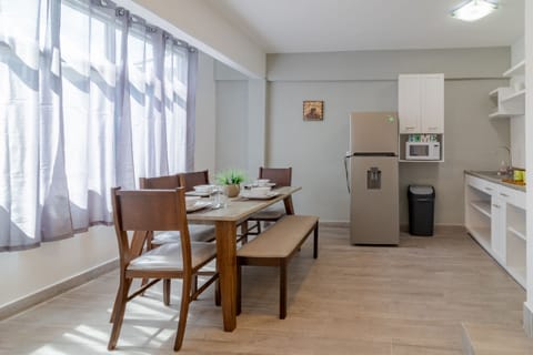 APARTAMENTO III HOME SWEET HOME | Private kitchen | Coffee/tea maker, cleaning supplies, paper towels, dining tables